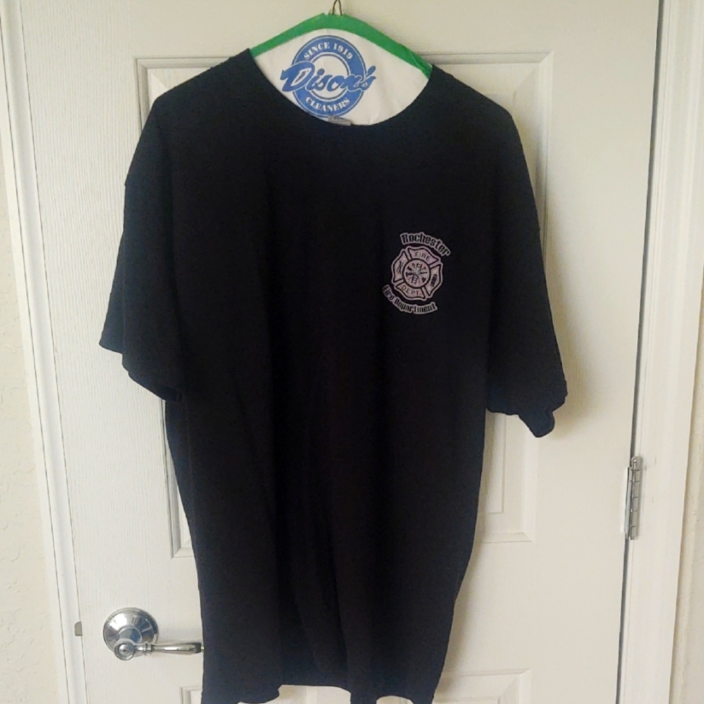 Gildan front and back screened black t-shirt